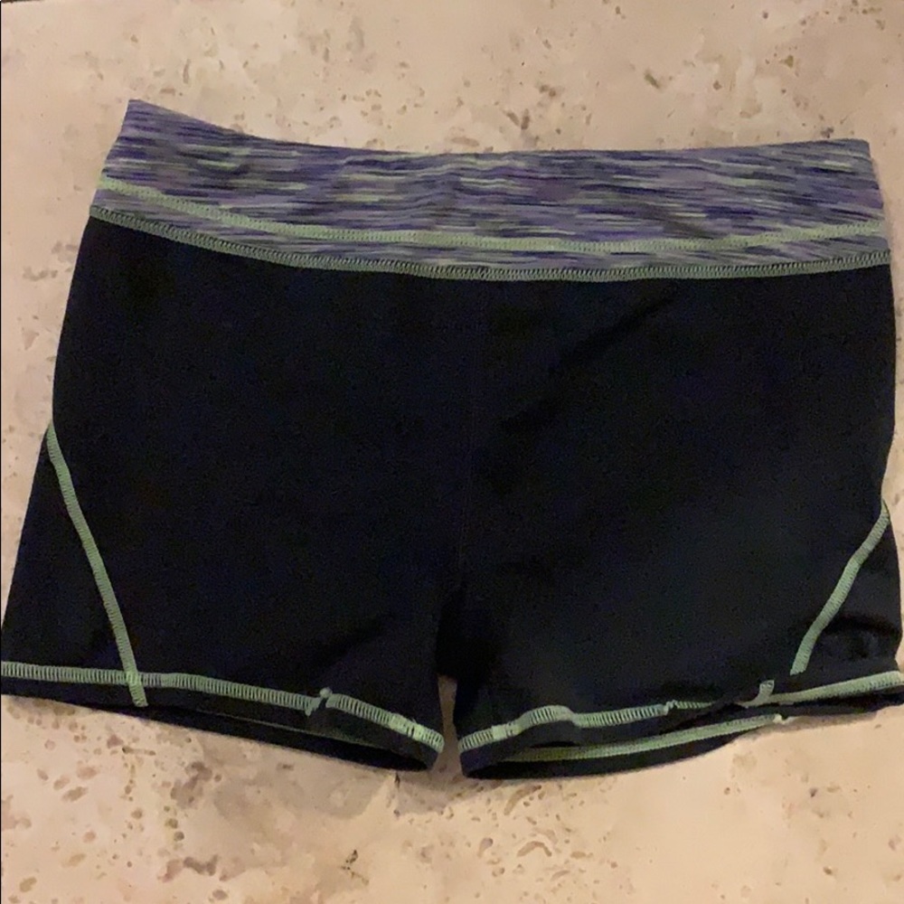 Zella booty shorts